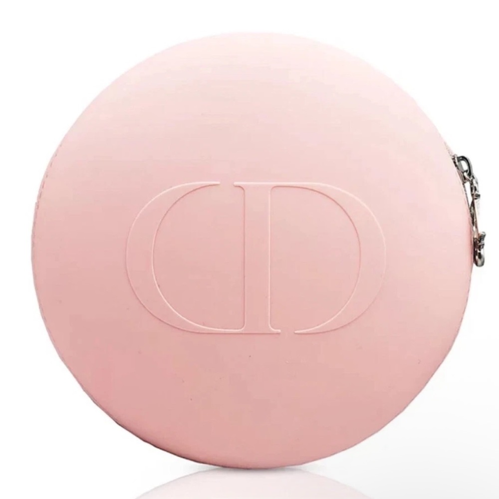 BUNDLE ! Dior Silicon Pink Round
Zipper Pouch
Pink
Sold with 3 Dior products!